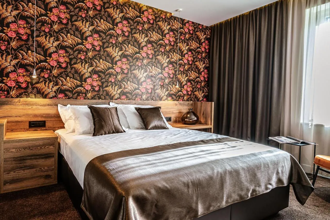 Calma Luxury Rooms Split 4*,  Chorvatsko